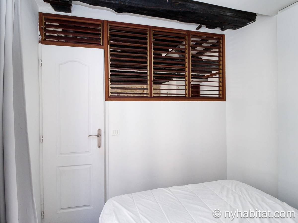 Schlafzimmer - Photo 2 von 6