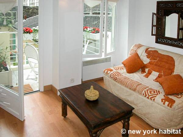 Living room - Photo 1 of 8