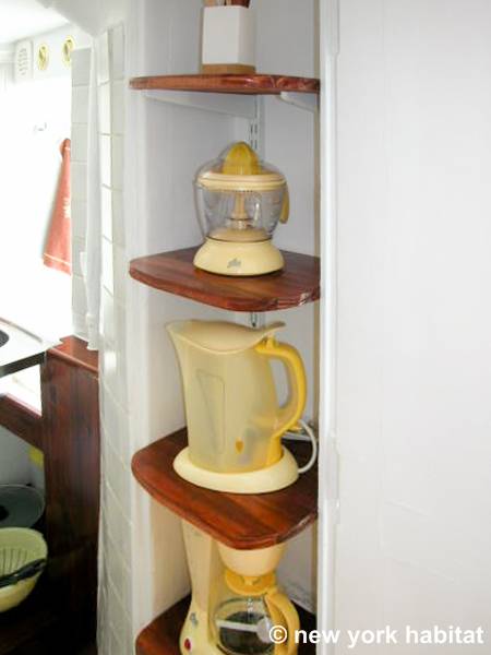 Kitchen - Photo 3 of 5