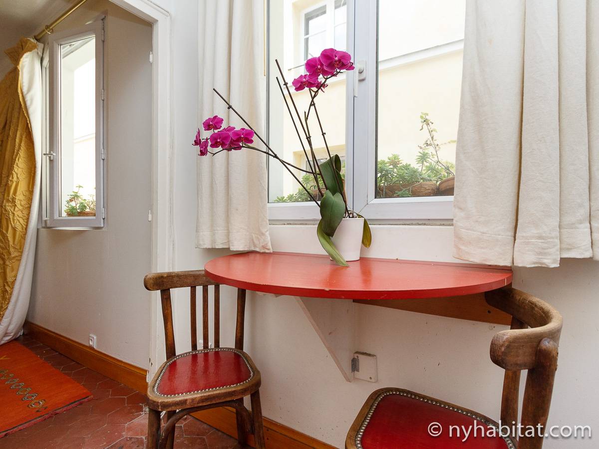 Paris Studio Apartment Rental in Latin Quarter (PA2598)