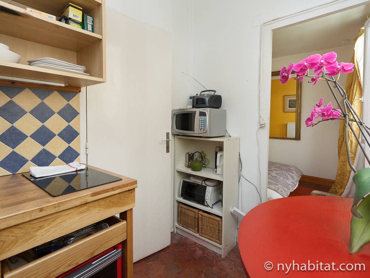 Paris Studio Apartment Rental in Latin Quarter (PA2598)