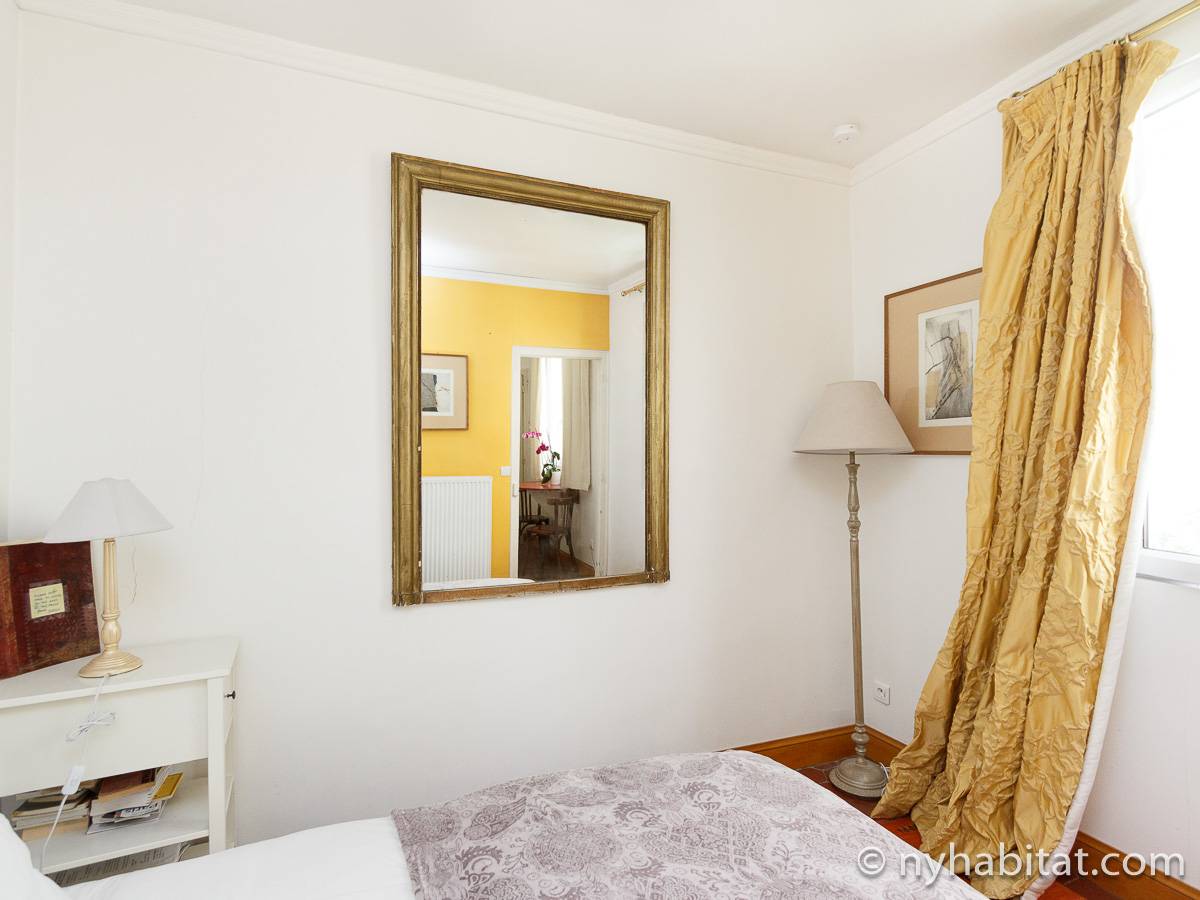 Paris Studio Apartment Rental in Latin Quarter (PA2598)