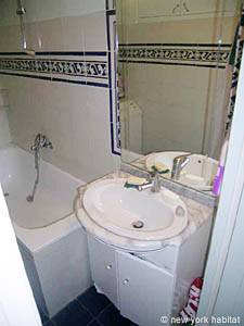 Baño 1 - Photo 2 de 3