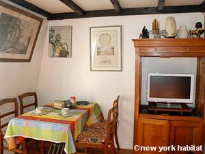 Soggiorno - Photo 2 di 19