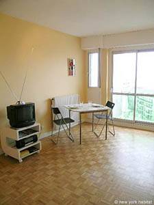 Living room - Photo 2 of 10