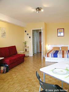 Living room - Photo 6 of 10