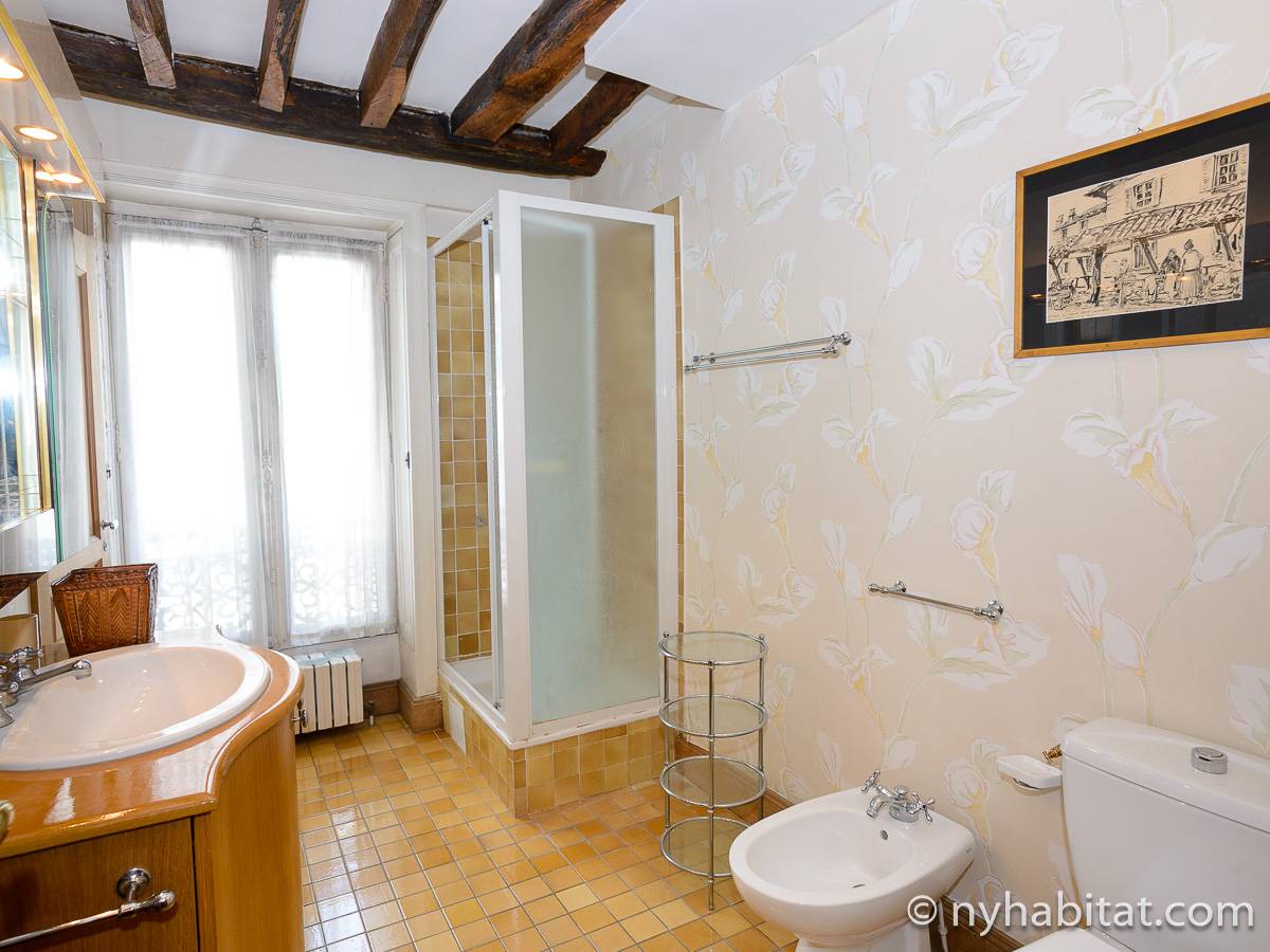 Salle de bain 1 - Photo 1 sur 4