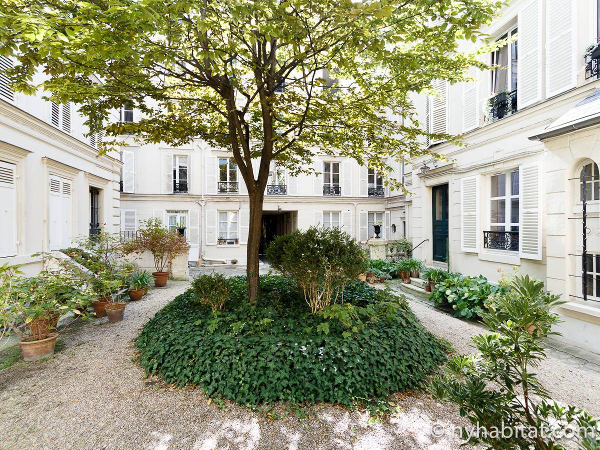 Paris Alcove Studio Duplex Townhouse Rental in