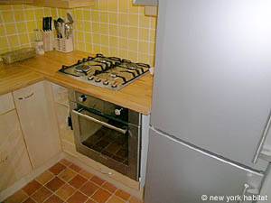 Kitchen - Photo 4 of 5