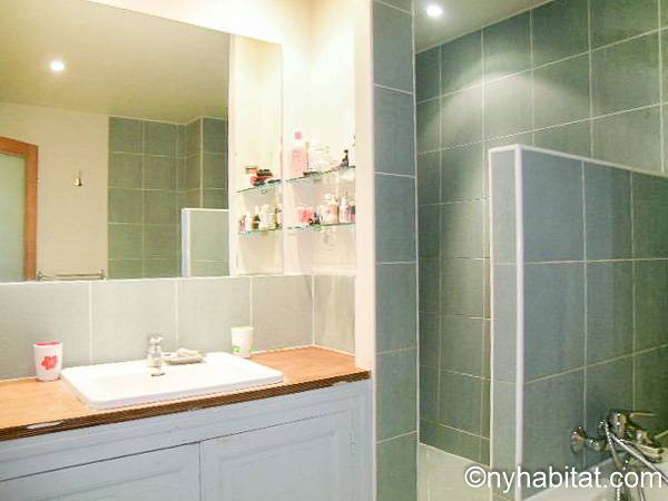 Salle de bain 1 - Photo 1 sur 3