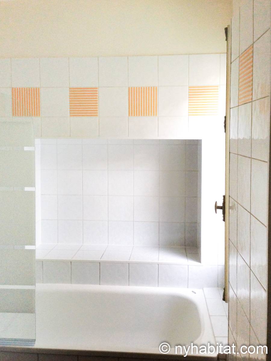 Badezimmer 1 - Photo 3 von 3