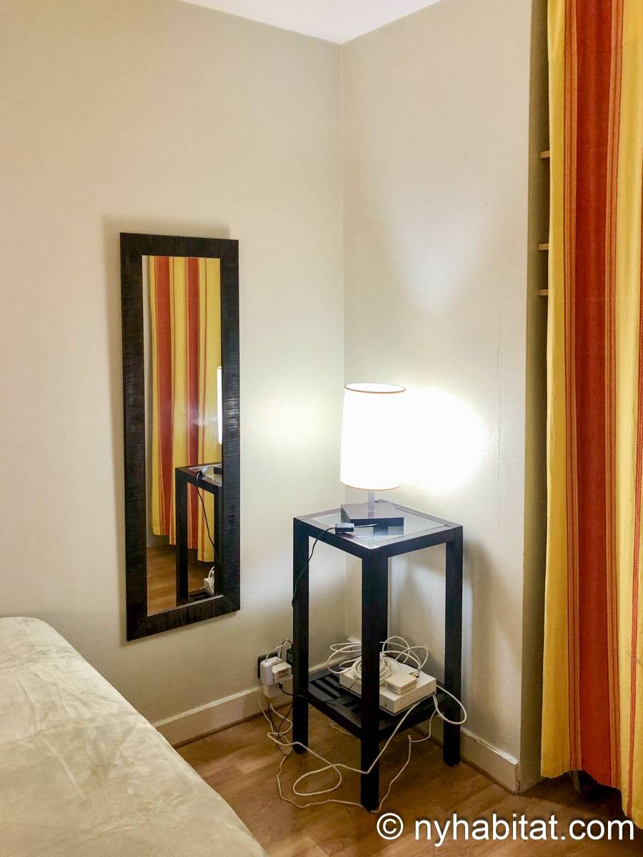 Schlafzimmer - Photo 2 von 2