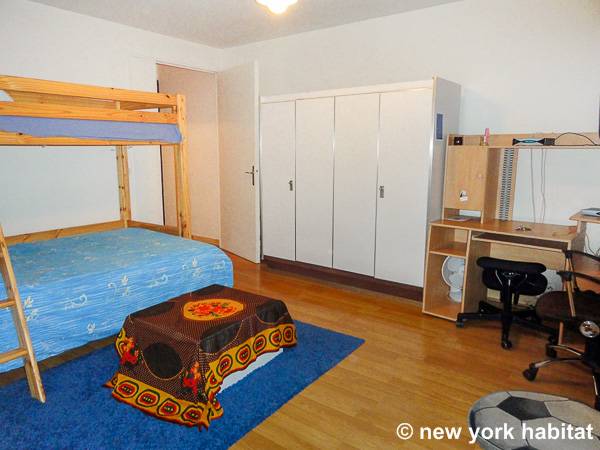 Living room - Photo 1 of 4