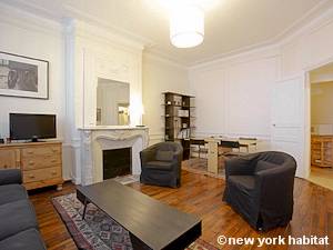 Living room - Photo 4 of 8