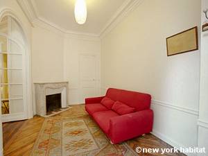 Living room - Photo 7 of 8