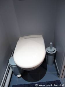Bathroom - Photo 4 of 4