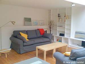 Living room - Photo 6 of 12