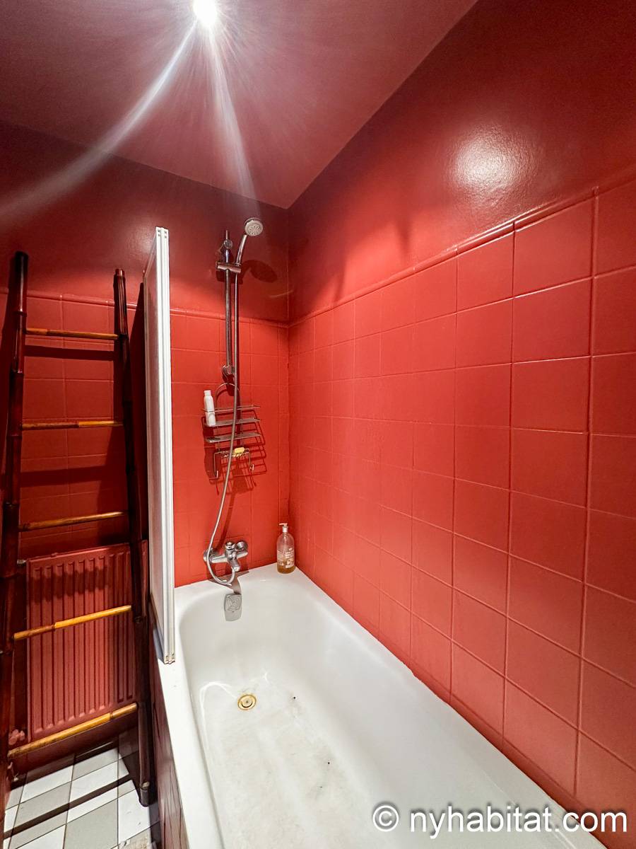 Bathroom 2 - Photo 3 of 3 Bathroom 2 - Photo 3 of 3