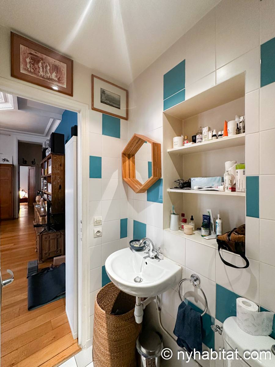 Bathroom 1 - Photo 3 of 3 Bathroom 1 - Photo 3 of 3