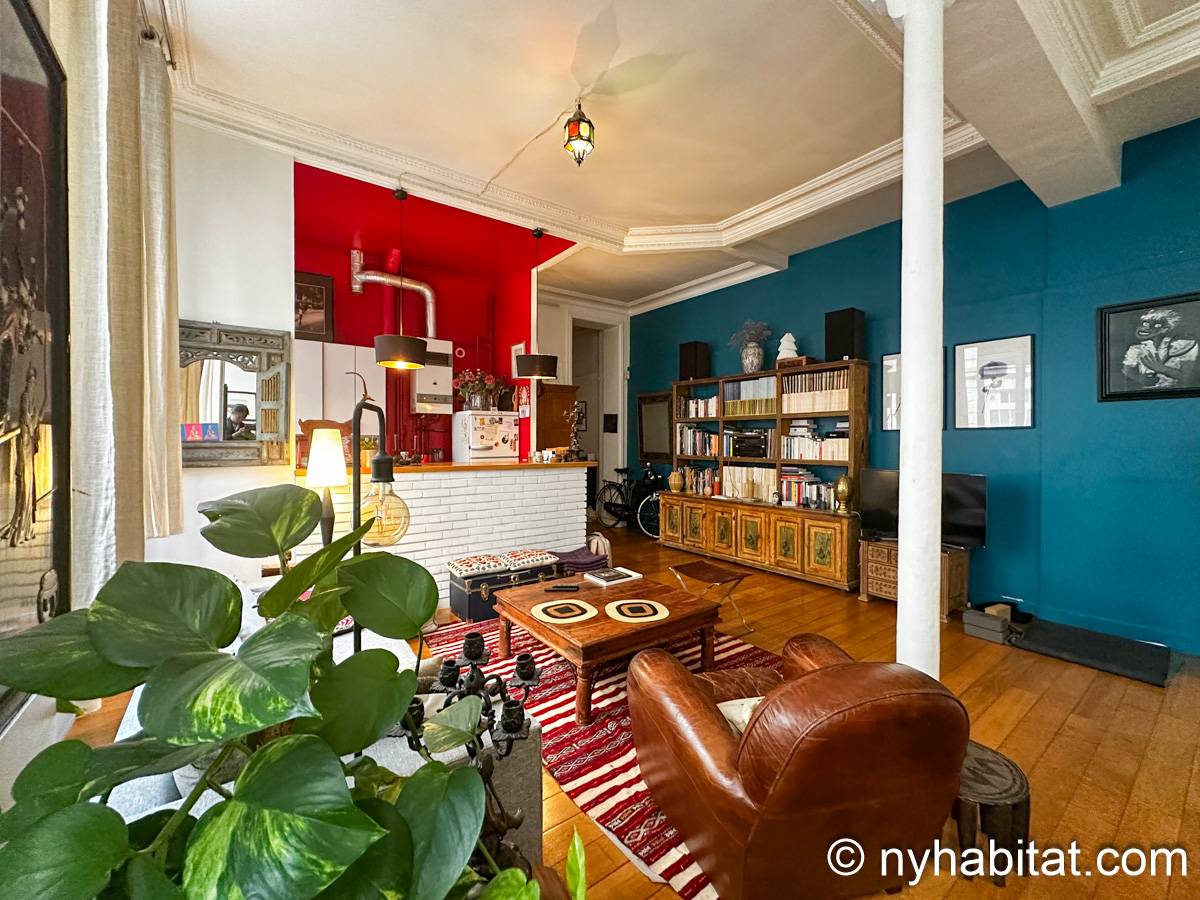 Living room - Photo 2 of 7 Living room - Photo 2 of 7