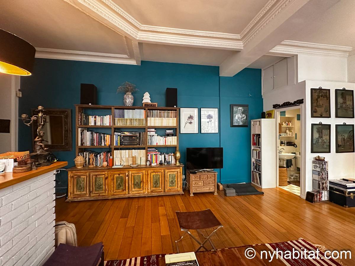 Living room - Photo 4 of 7 Living room - Photo 4 of 7