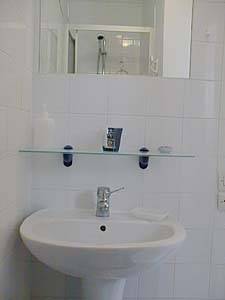 Badezimmer - Photo 1 von 3