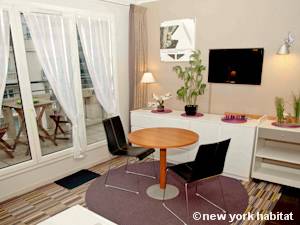 Living room - Photo 1 of 6