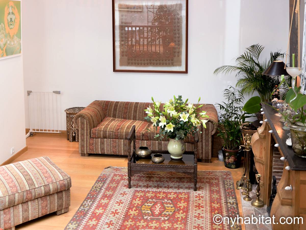 Wohnzimmer - Photo 2 von 5