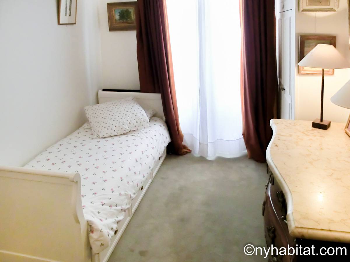 Schlafzimmer 2 - Photo 1 von 3