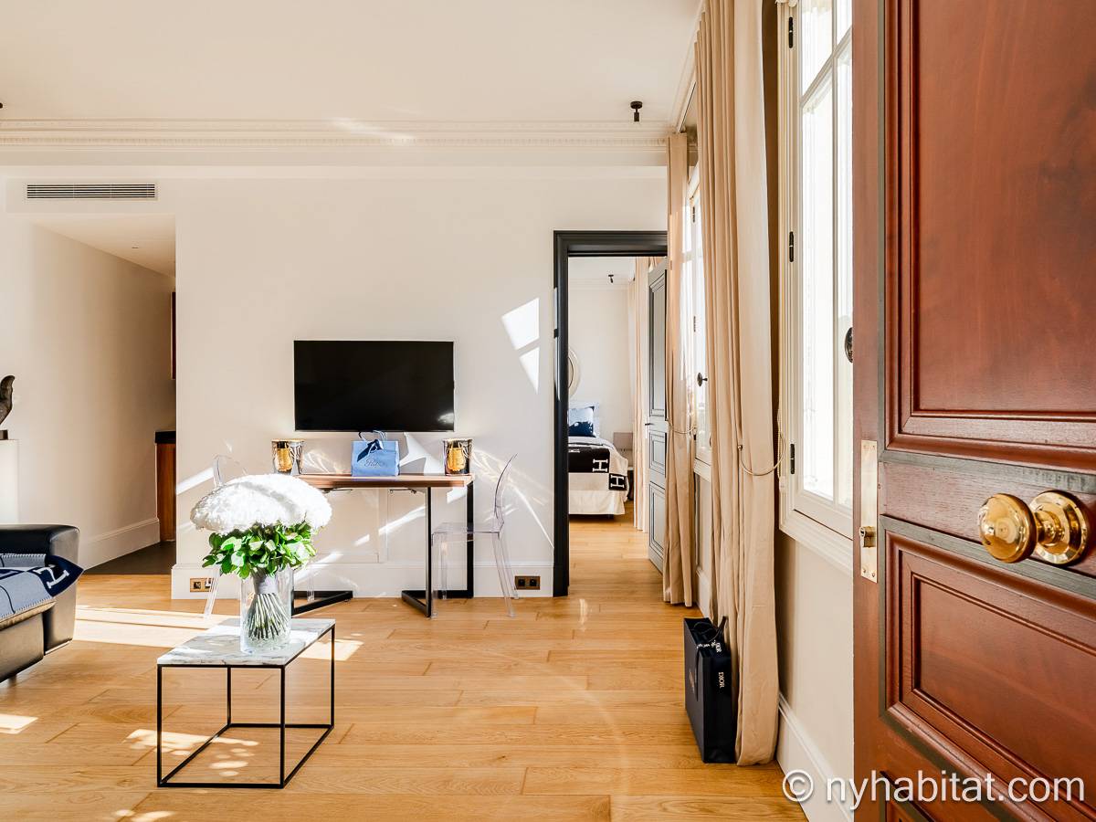 Living room - Photo 6 of 6 Living room - Photo 6 of 6