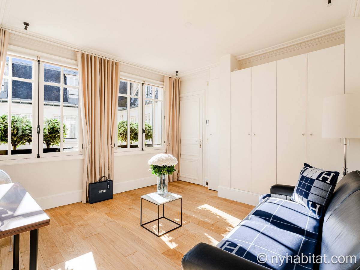 Living room - Photo 4 of 6 Living room - Photo 4 of 6