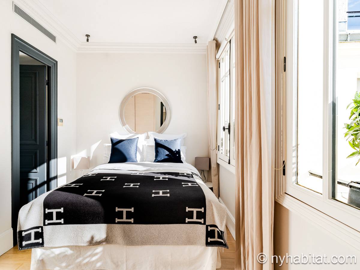 Bedroom - Photo 1 of 7 Bedroom - Photo 1 of 7