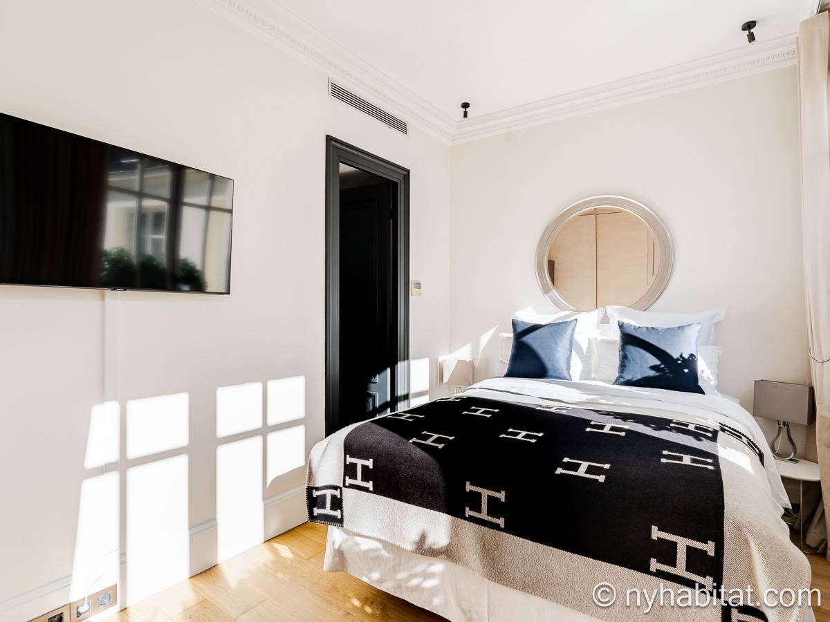 Bedroom - Photo 2 of 7 Bedroom - Photo 2 of 7