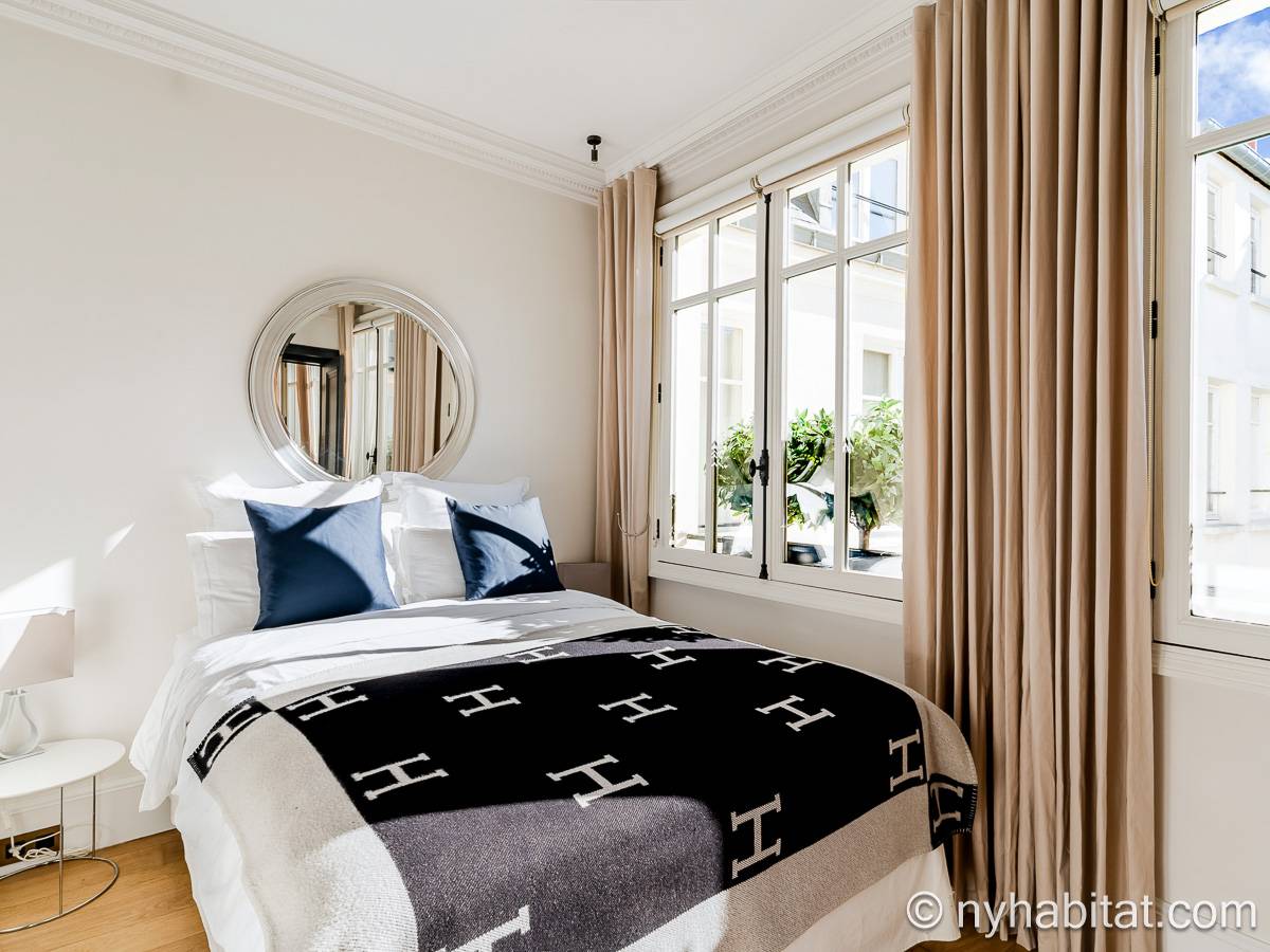 Bedroom - Photo 3 of 7 Bedroom - Photo 3 of 7