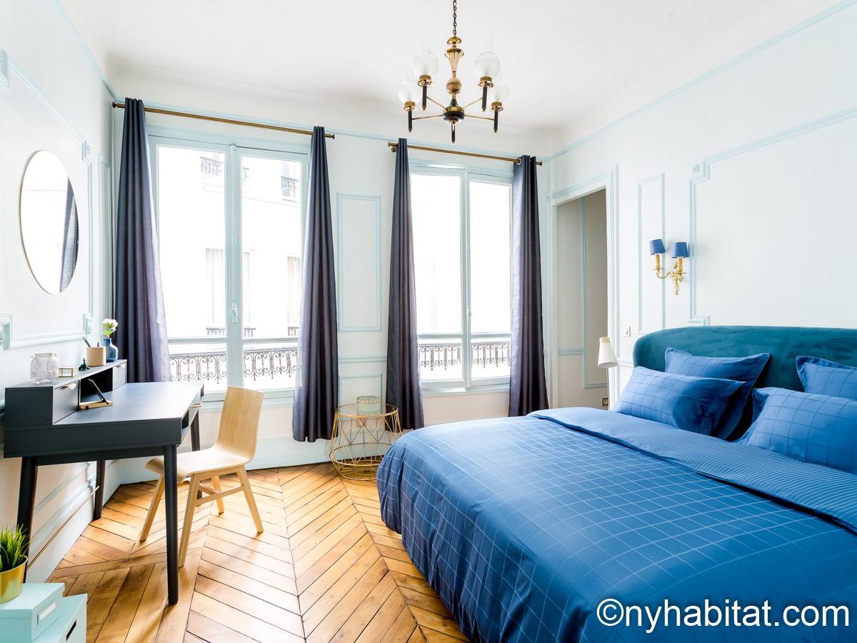 Paris Apartment 3 Bedroom Apartment Rental in Gare Saint Lazare (PA4417)