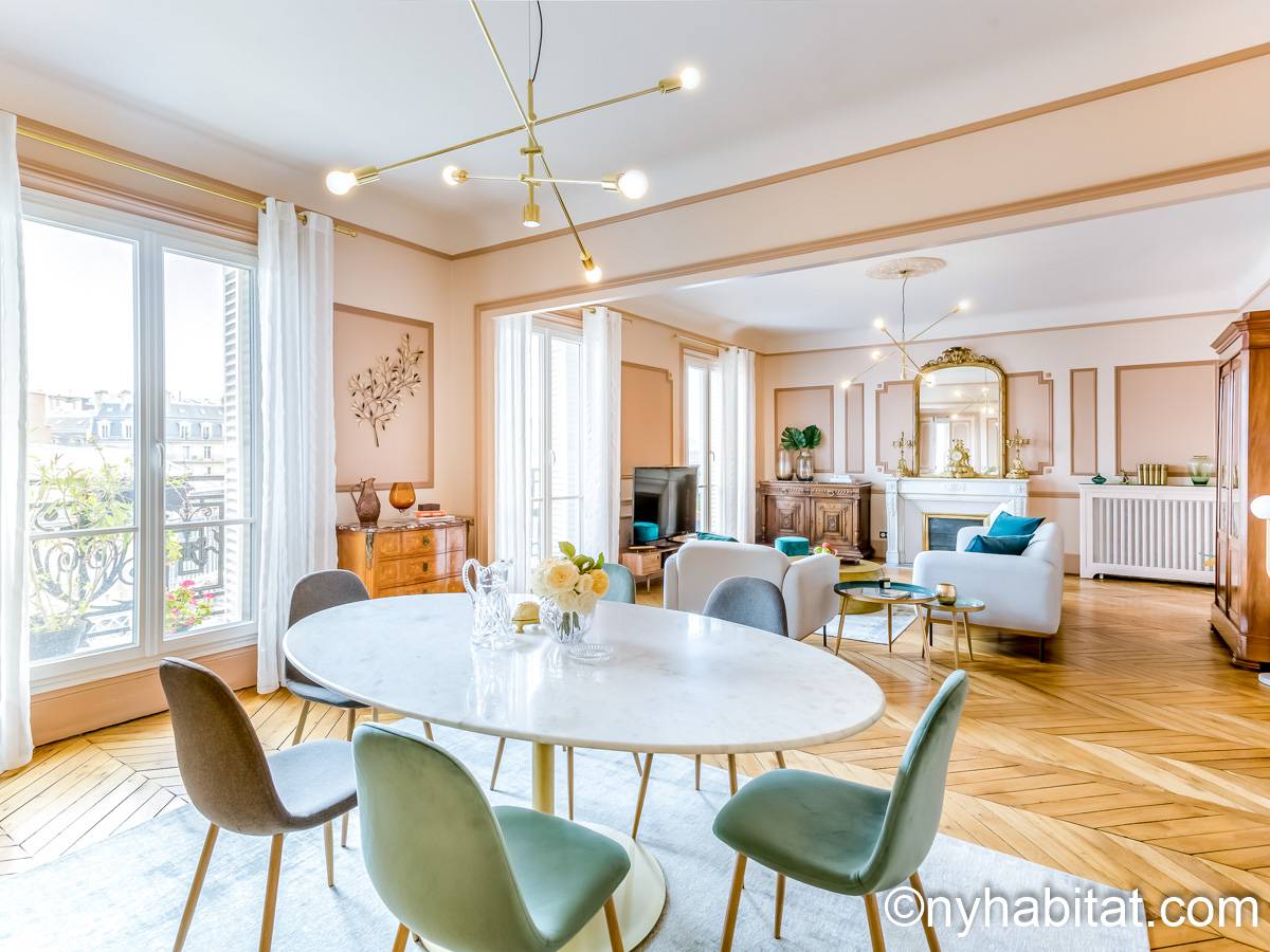 Paris Apartment 3 Bedroom Apartment Rental in Gare Saint Lazare (PA4417)