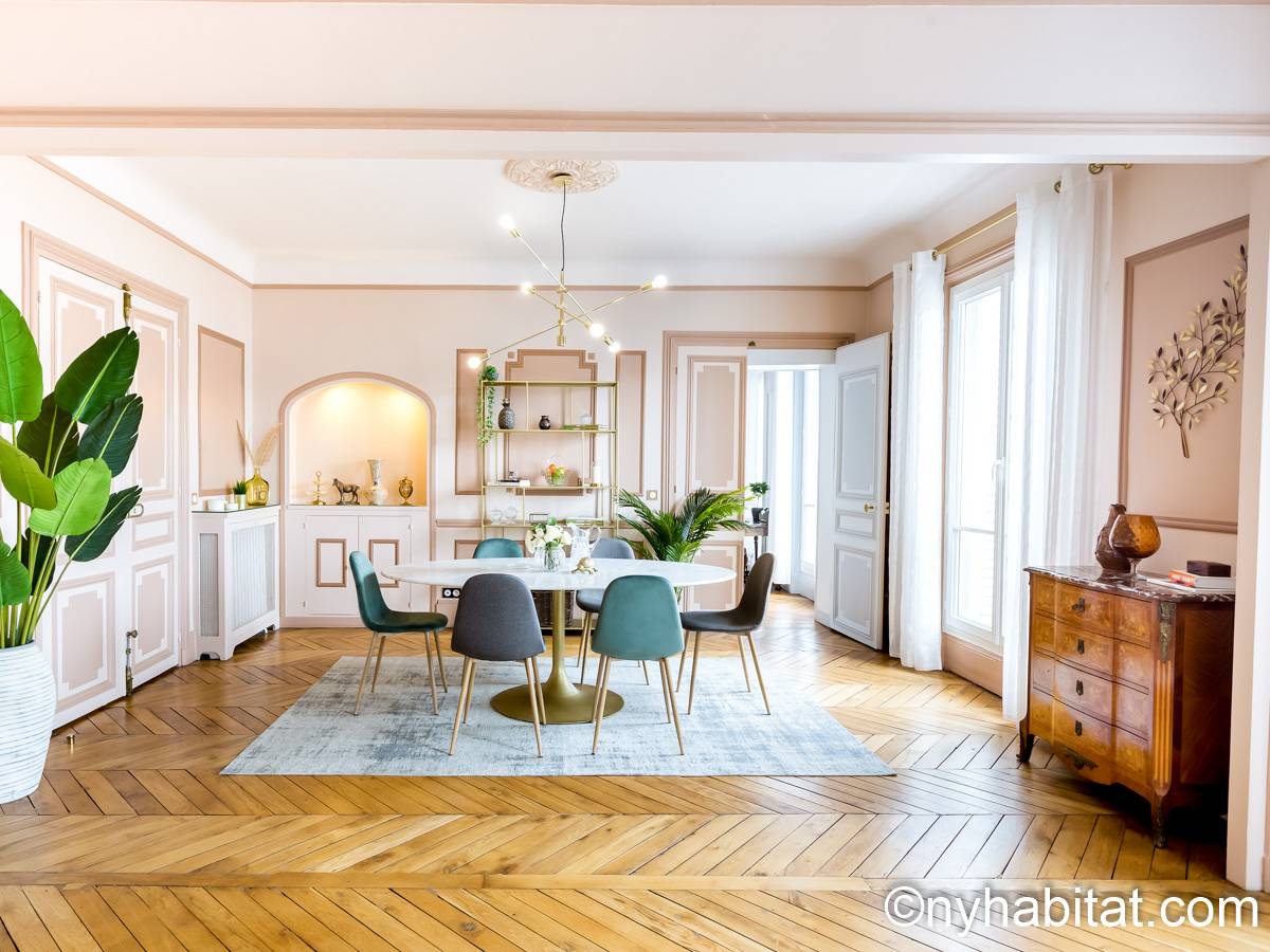 Paris Apartment 3 Bedroom Apartment Rental in Gare Saint Lazare (PA4417)