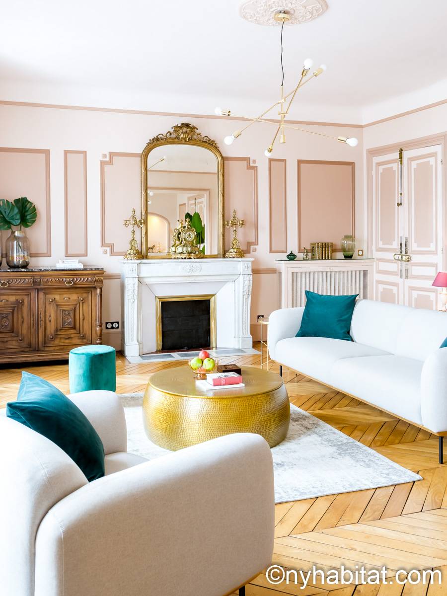 Paris Apartment 3 Bedroom Apartment Rental in Gare Saint Lazare (PA4417)