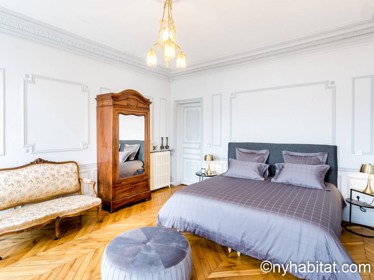 Paris Apartment 3 Bedroom Apartment Rental in Gare Saint Lazare (PA4417)