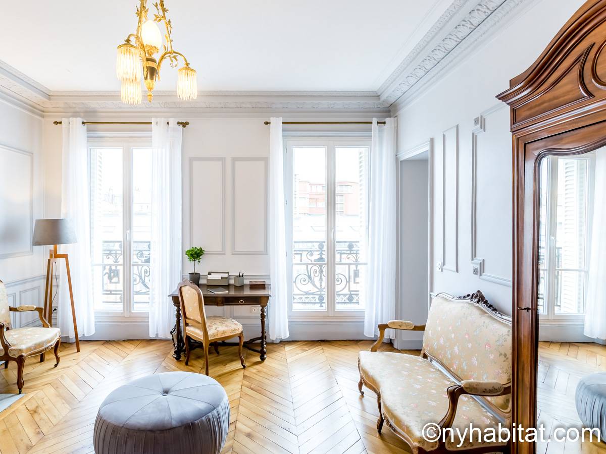Paris Apartment 3 Bedroom Apartment Rental in Gare Saint Lazare (PA4417)