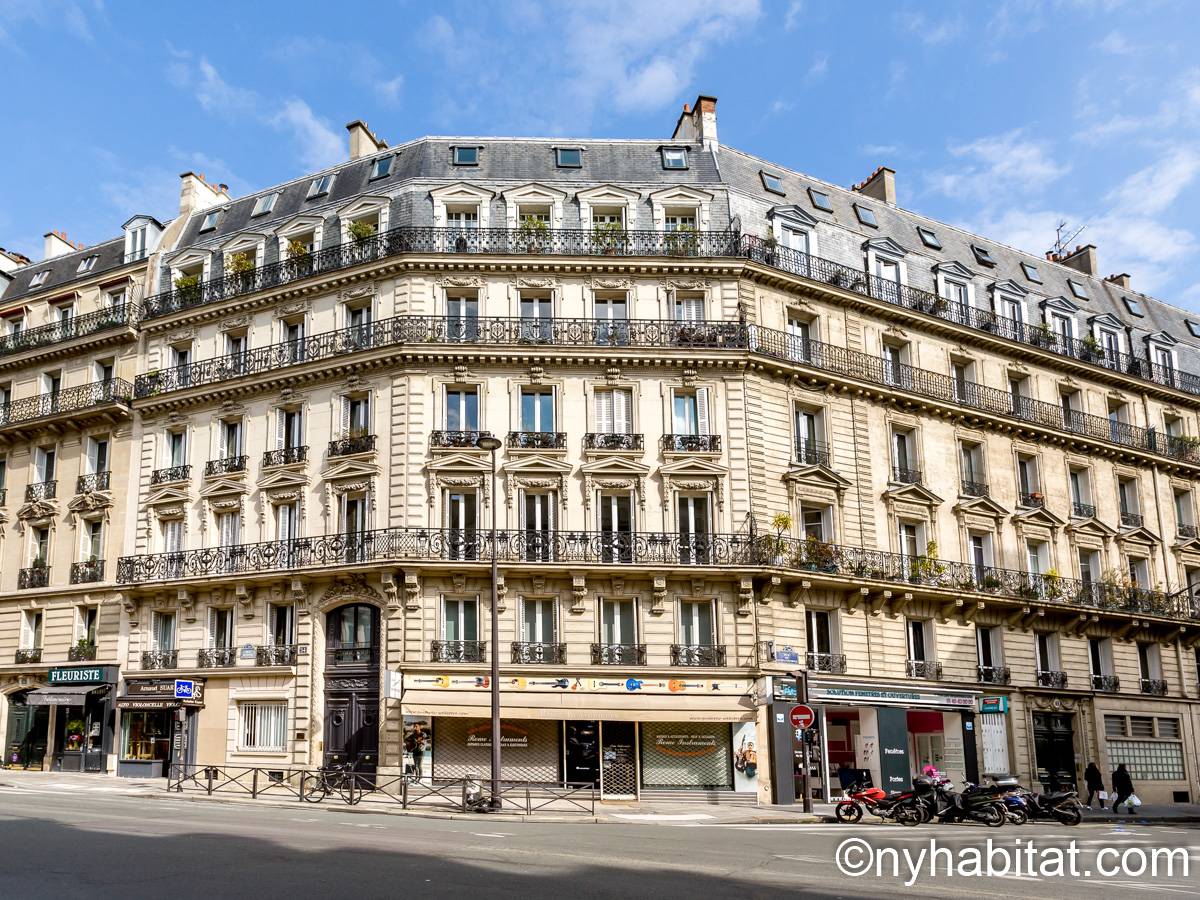 Paris Apartment 3 Bedroom Apartment Rental in Gare Saint Lazare (PA4417)