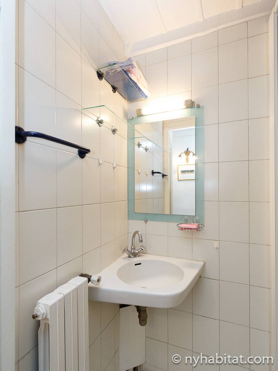 Bathroom 2 - Photo 1 of 2