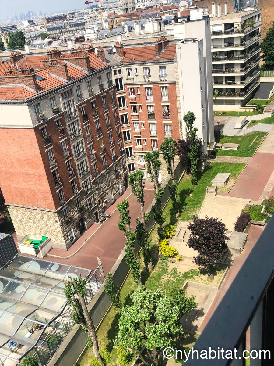 Paris Apartment: 2 Bedroom Apartment Rental in Belleville ...