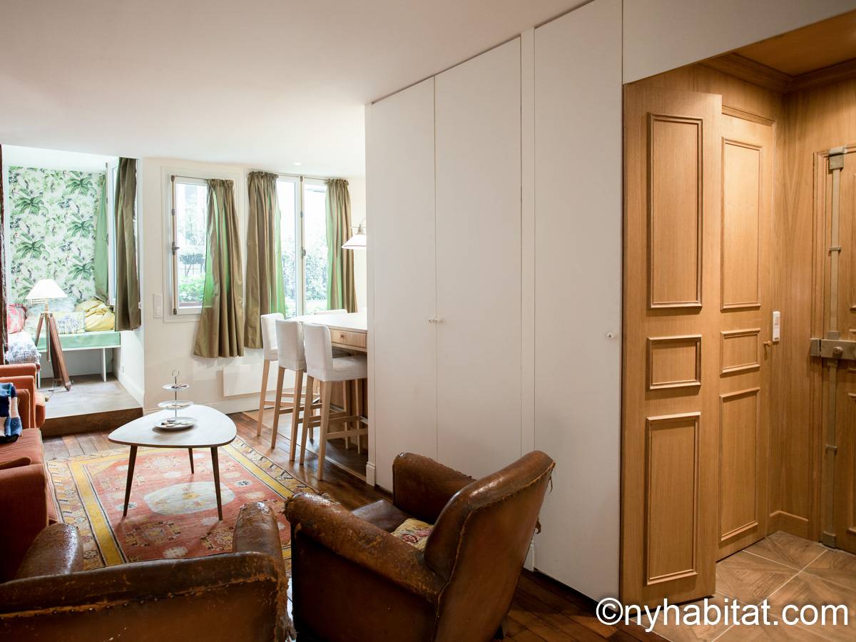 Wohnzimmer - Photo 11 von 11