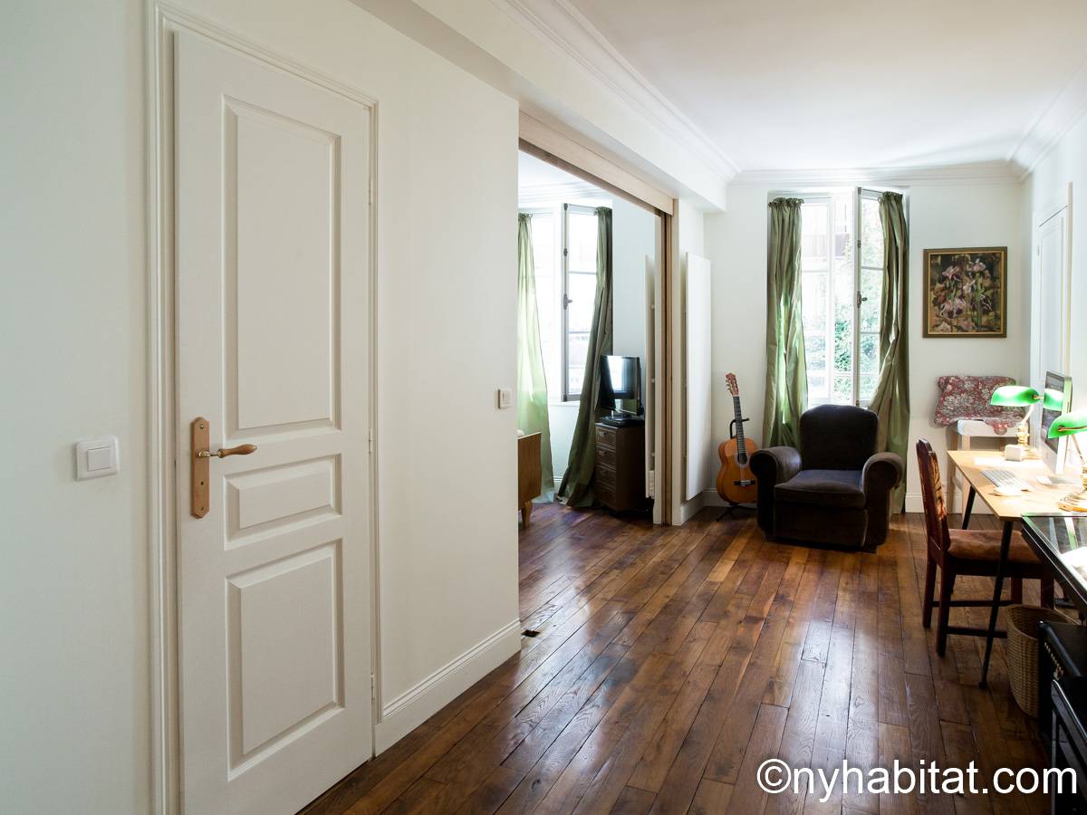 Wohnzimmer - Photo 1 von 11