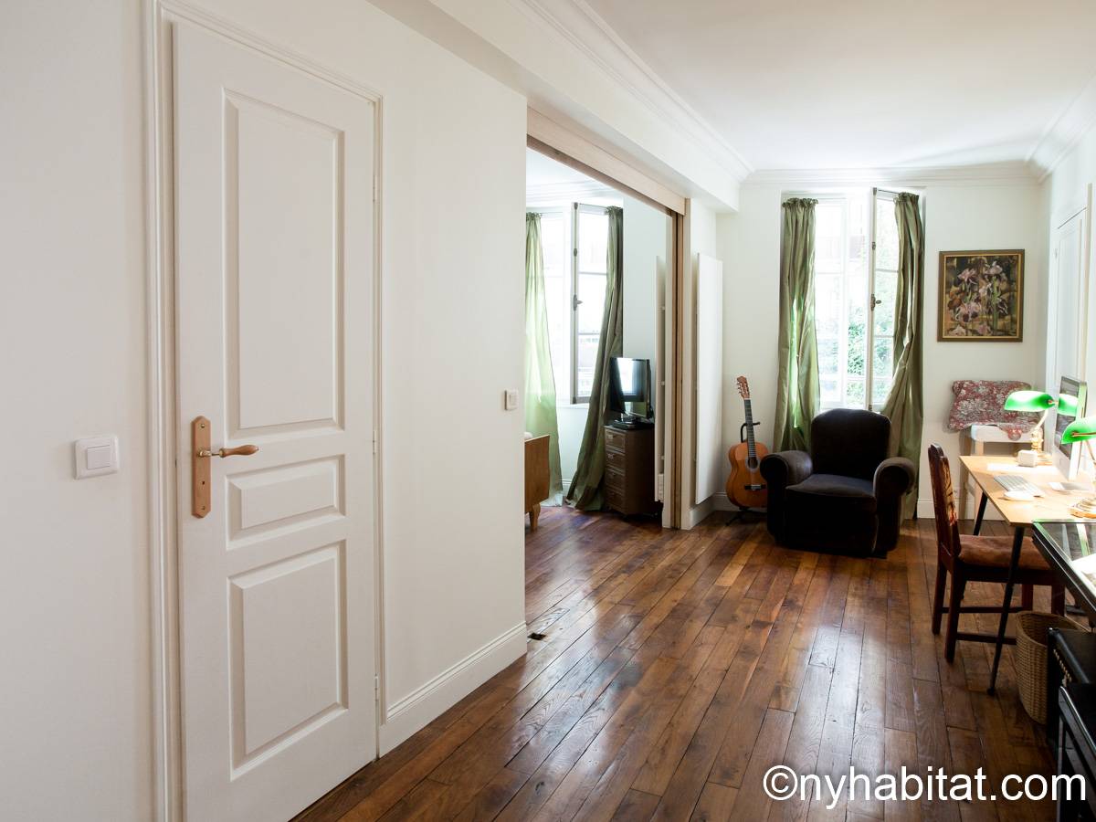 Schlafzimmer - Photo 6 von 8