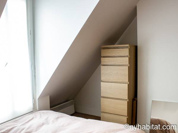 Schlafzimmer - Photo 2 von 4 Schlafzimmer - Photo 2 von 4