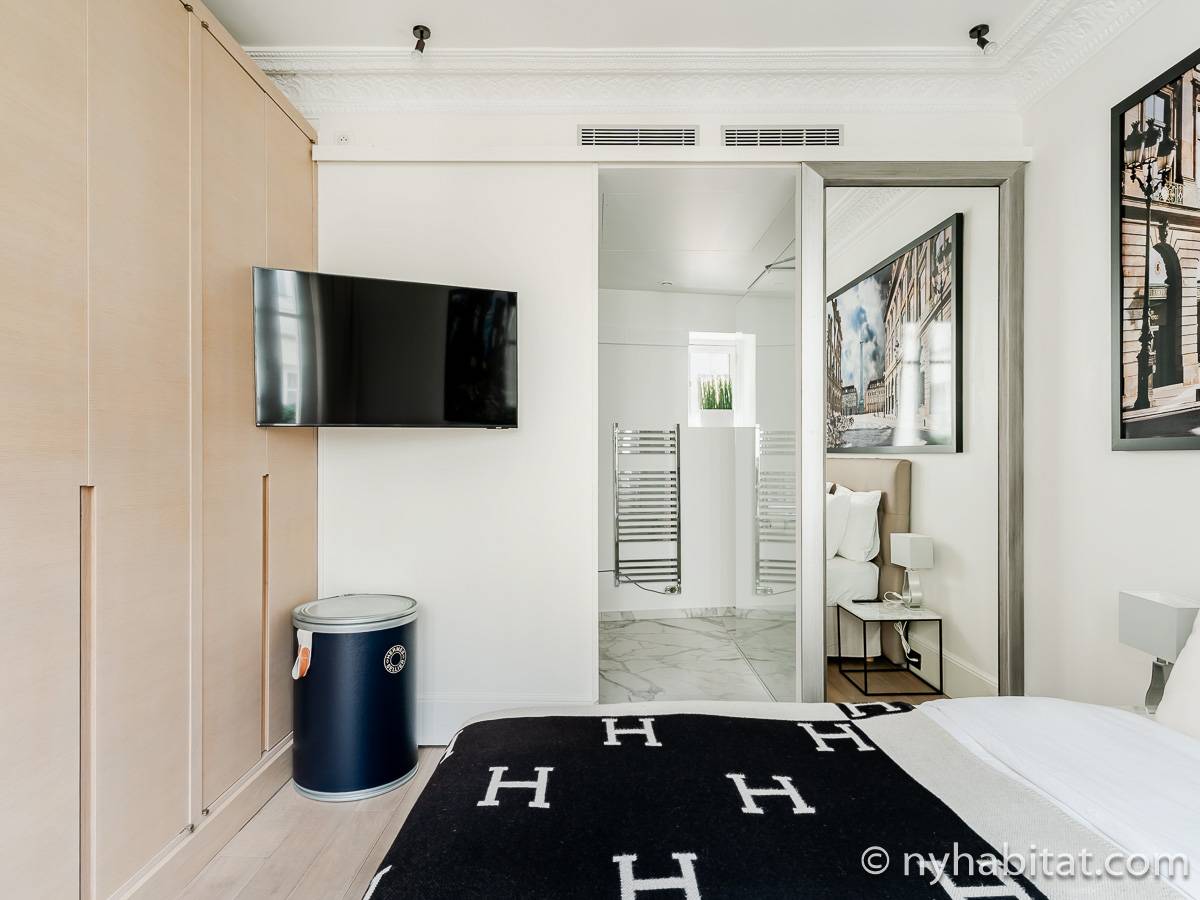 Bedroom 1 - Photo 4 of 5