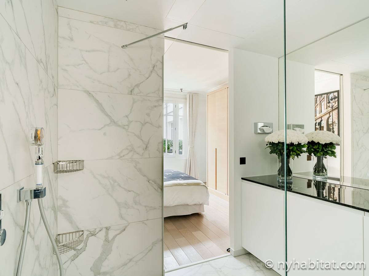 Bathroom 1 - Photo 3 of 3