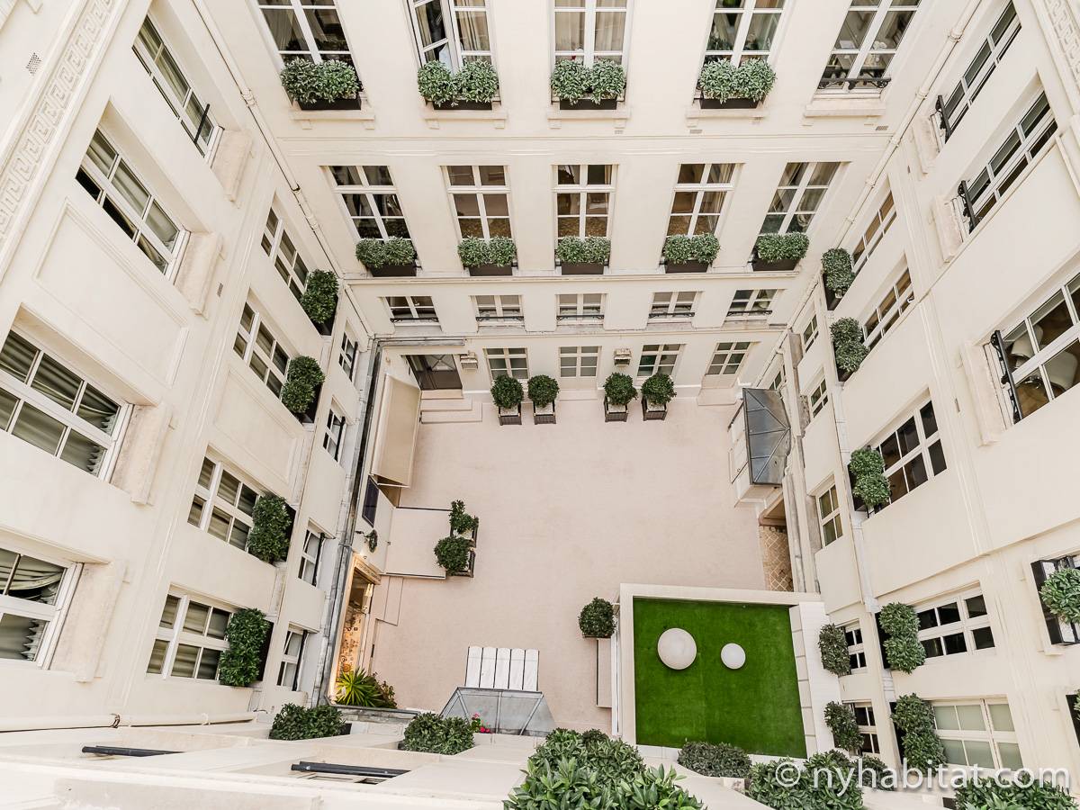 Living room - Photo 8 of 8